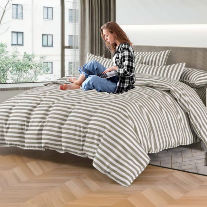 6 PCs King Size Bed Sheet Set Duvet Cover 220x240 With 4 Pillow Covers, High Cotton Blend (Blue Grey)