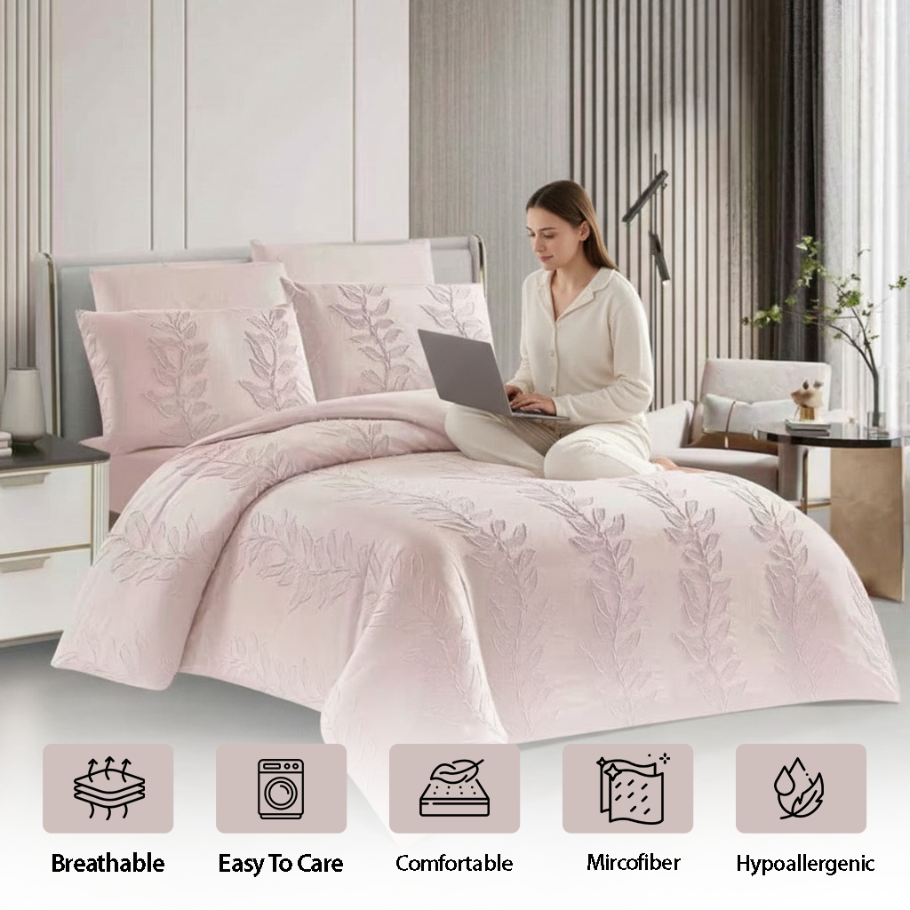 Elegant pink king duvet set with decorative pattern