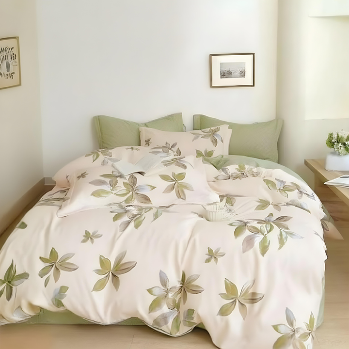 Floral printed bedding set with quilt cover, bed sheet, and pillow covers 