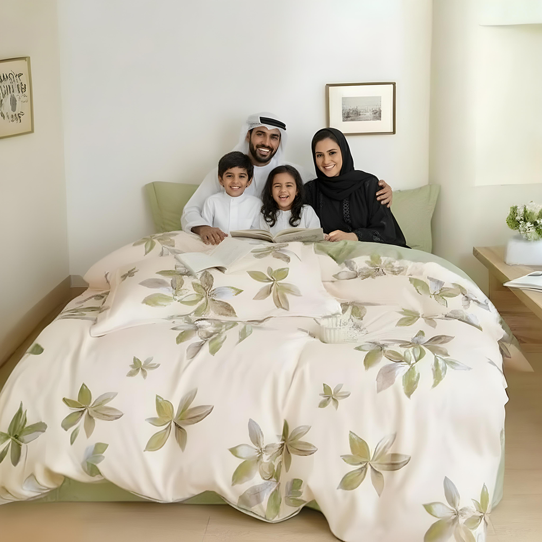 Floral design bedding set with quilt cover and fitted sheet