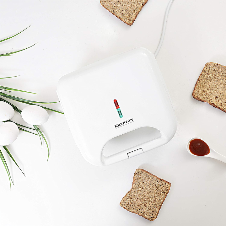 Kitchen sandwich toaster with grill plates